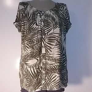 🌴Croft & Barrow Short Sleeve Button Blouse Size L